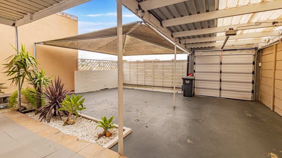 3 Bedroom Property for Sale in Westridge Western Cape